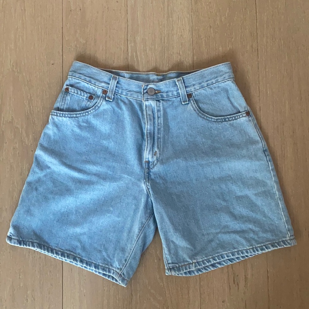 EUC Levi’s shorts